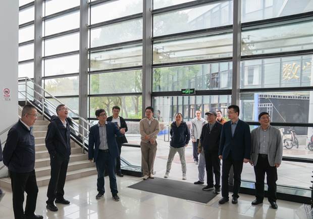 �������ڽ�ͷ

AI ���ɵ����ݿ��ܲ���ȷ��